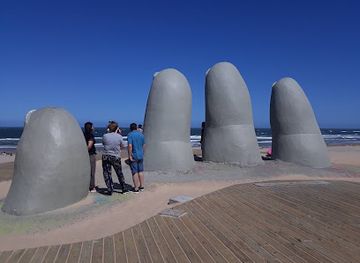 uruguay/punta-del-este/attraction/limite-rio-de-la-plata-oceano-atlantico