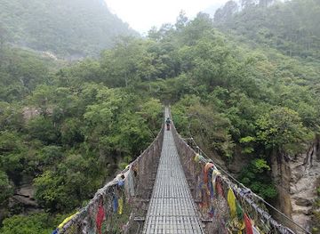 bhutan/lhuntse-district/attraction/autsho-suspension-bridge