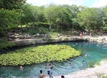 mexico/yucatan-peninsula/attraction/cenote-xlacah