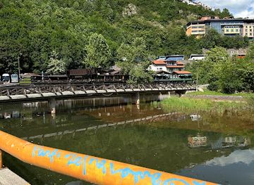 bosnia-and-herzegovina/bosnian-podrinje-canton/attraction/sarajevski-gejziri