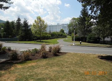 west-virginia/greenbrier-river-trail/attraction/greenbrier-bunker