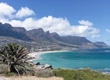 south-africa/cape-town/attraction/camps-bay-beach