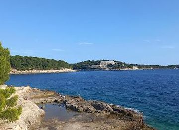 croatia/pula/attraction/lungomare