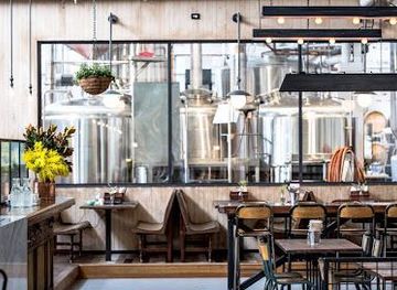 australia/melbourne/attraction/stomping-ground-brewery-beer-hall-collingwood