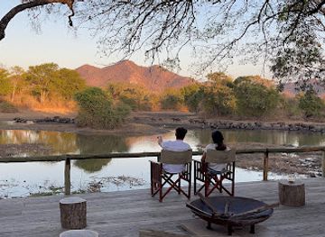 zimbabwe/mana-pools-national-park/attraction/nyamawani-pan