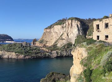 italy/naples/posillipo/attraction/cave-of-sejanus