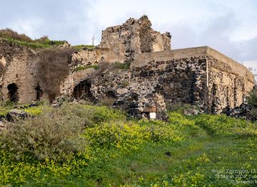 greece/santorini/fira/attraction/petite-ruine
