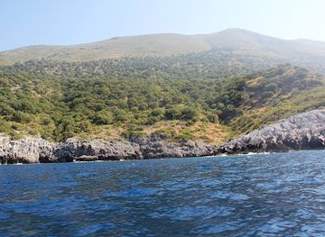 albania/dukagjin/attraction/hunda-e-gjinares