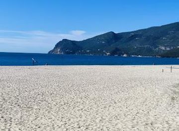 portugal/cascais/attraction/praia-da-figueirinha