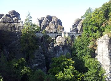 germany/saxon-switzerland-national-park/attraction/honigsteine