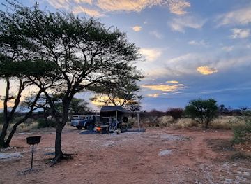 south-africa/kgalagadi-transfrontier-park/attraction/mabuasehube-game-reserve