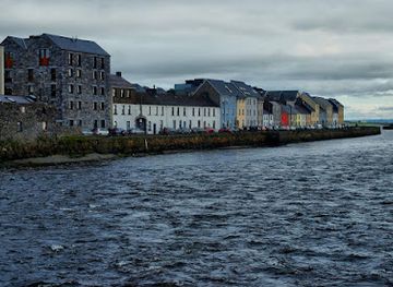 ireland/galway/attraction/the-long-walk