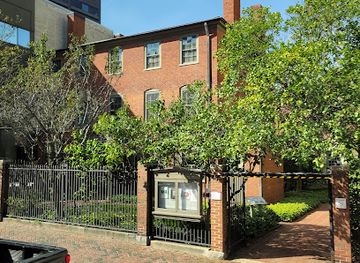 maine/greater-portland-and-casco-bay/attraction/maine-historical-society-and-the-wadsworth-longfellow-house