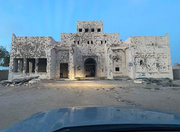 kuwait/ahmadi/attraction/albnk-alwTny-alqdym-athar-alghzw