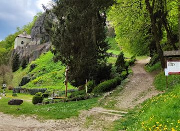 slovakia/trencin/attraction/opatovska-jaskyna-jaskyna-nad-cestou