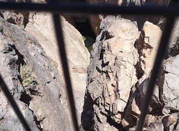 nevada/ash-meadows-national-wildlife-refuge/attraction/devils-hole