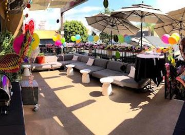 california/la-jolla/attraction/urban-mo-s-bar-grill