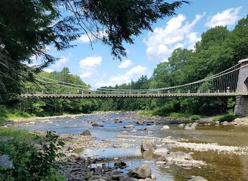 maine/western-maine-mountains/attraction/wire-bridge