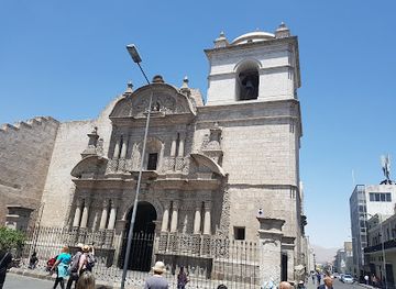 peru/arequipa/cayma/attraction/cloisters-of-the-company
