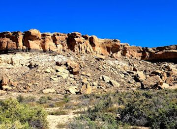 new-mexico/chaco-culture-national-historical-park/attraction/una-vida-petroglyphs