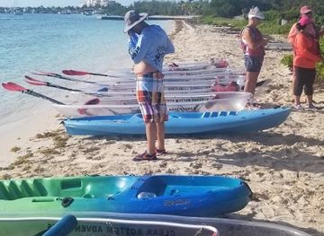 turks-and-caicos-islands/south-caicos/attraction/clear-bottom-kayak-tours