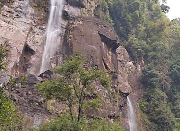 sri-lanka/adam-s-peak/attraction/kunissan-ella