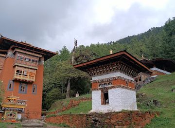 bhutan/gasa/attraction/dechenphug-lhakhang