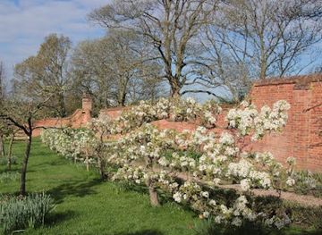 united-kingdom/west-midlands/attraction/castle-bromwich-historic-gardens