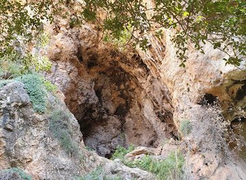 lebanon/bcharre/attraction/magarat-al-baqar