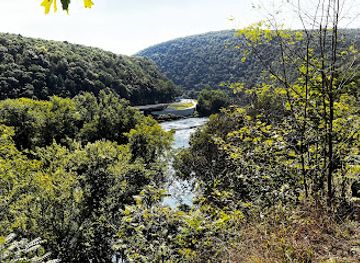 new-jersey/delaware-water-gap-national-recreation-area/attraction/delaware-water-gap-toll-bridge
