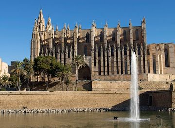 spain/palma-de-mallorca/santa-catalina/attraction/catedral-basilica-de-santa-maria-de-mallorca