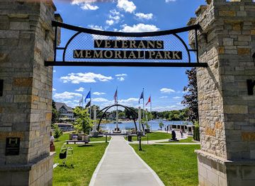wisconsin/kettle-moraine/attraction/veterans-memorial-park