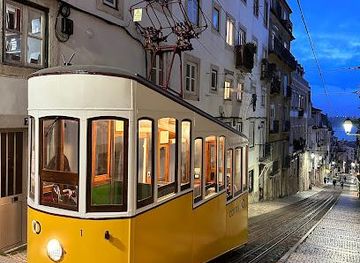 portugal/estremadura/attraction/elevador-da-bica
