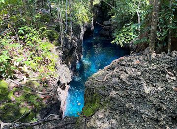 indonesia/kalimantan/attraction/dermaga-goa-halo-tabung