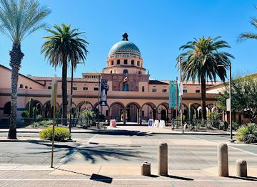 arizona/tucson/attraction/the-university-of-arizona-alfie-norville-gem-mineral-museum