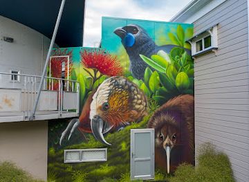 new-zealand/palmerston-north/attraction/swiftmantis-mural-native-birds-at-carncott
