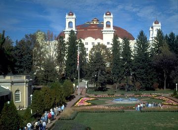 indiana/southern-indiana/attraction/indiana-landmarks-tours-west-baden-springs-hotel