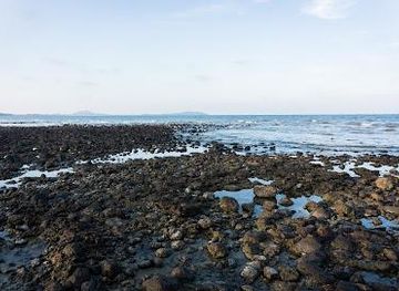 malaysia/kuantan/attraction/pantai-batu-hitam