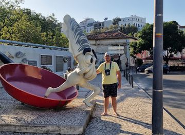 portugal/setubal/attraction/estatua-do-choco-frito