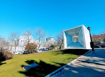 spain/madrid-community/attraction/monumento-del-pueblo-de-madrid-a-la-constitucion-espanola-de-1978