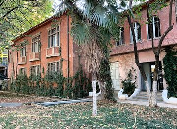 albania/kurbin/attraction/house-of-leaves-museum