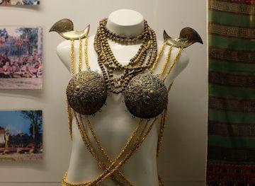 thailand/phi-pan-nam-range/attraction/komol-old-cloth