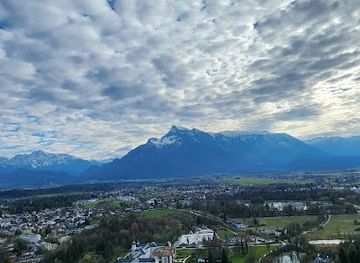 austria/flachgau/attraction/lodronsche-stadtbefestigung-schartenmauer