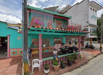 colombia/guatape/attraction/parapente-en-guatape-y-san-rafael