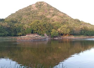 sri-lanka/anuradhapura-district/attraction/kaludiya-pokuna