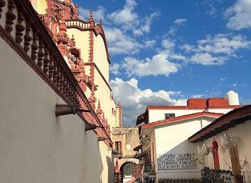 mexico/taxco/attraction/tianguis-artesanal-la-fuente