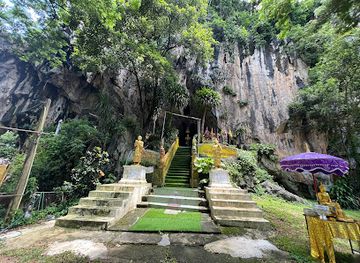 thailand/chiang-rai/attraction/wat-tham-phra-buddha-cave-temple