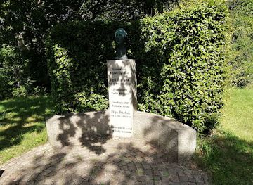 denmark/mols-bjerge/landmark/mindesten-for-egil-fischer