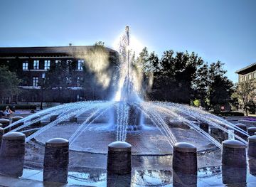 indiana/lafayette/attraction/loeb-fountain