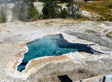 montana/yellowstone-national-park/attraction/upper-geyser-basin